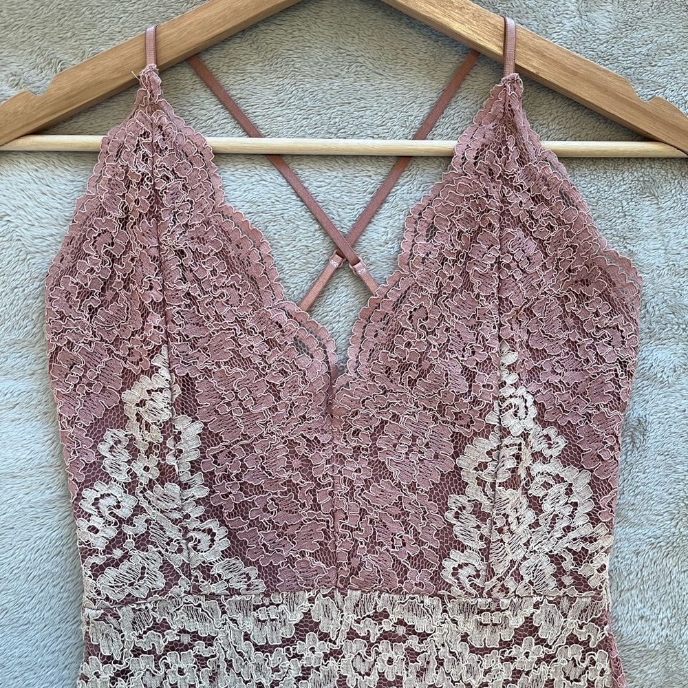 M BOUTIQUE LACE MIDI DRESS